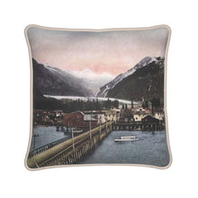 Indlæs billede til gallerivisning Alaska Valdez showing Valdez Glacier Silk Pillow
