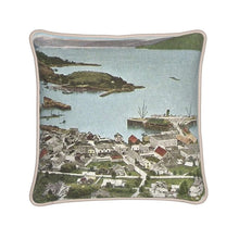 Indlæs billede til gallerivisning Alaska Wrangell Birdseye View Silk Pillow
