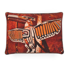 Indlæs billede til gallerivisning Red Eagle Totem Luxury Pillow
