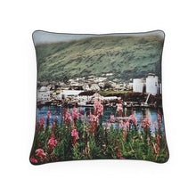 Load image into Gallery viewer, Alaska Kodiak 1950s Luxury Pillow
