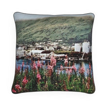 Load image into Gallery viewer, Alaska Kodiak 1950s Luxury Pillow
