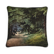 Indlæs billede til gallerivisning Alaska Sitka Lovers Lane Luxury Pillow
