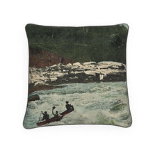 将图片加载到图库查看器，Yukon Whitehorse Rapids Canoe 1913 Luxury Pillow
