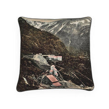 Indlæs billede til gallerivisning Alaska Typical Mining Operation 1908 Luxury Pillow
