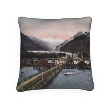 Indlæs billede til gallerivisning Alaska Valdez showing Valdez Glacier Luxury Pillow
