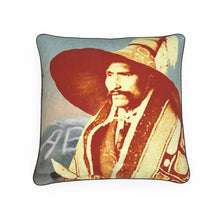 Indlæs billede til gallerivisning Alaska Skagway ANB Yah-Kwan Luxury Pillow
